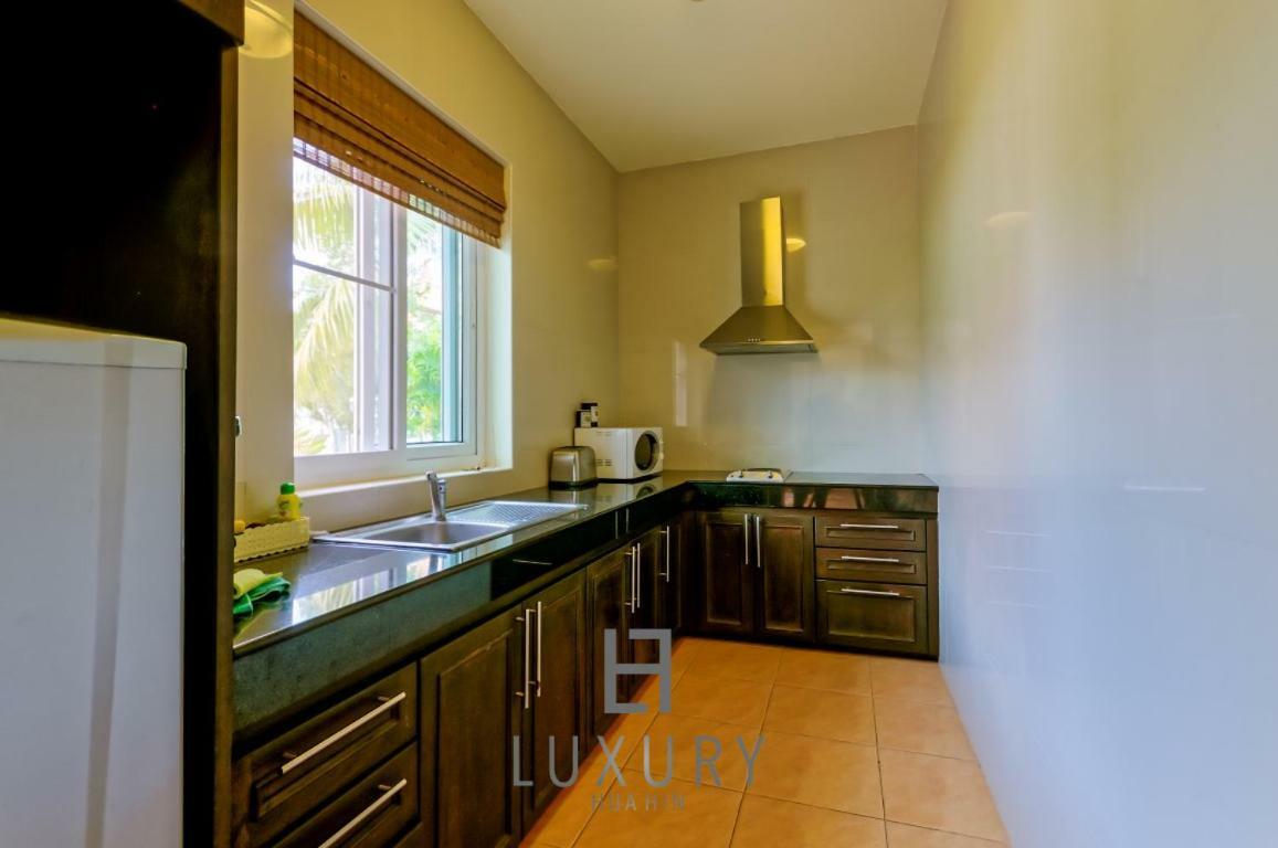 Bali Style 2 Bedroom Villa With Pool - B99 ホアヒン郡 エクステリア 写真
