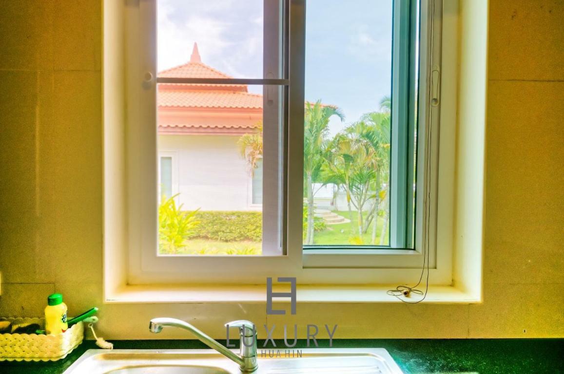 Bali Style 2 Bedroom Villa With Pool - B99 ホアヒン郡 エクステリア 写真