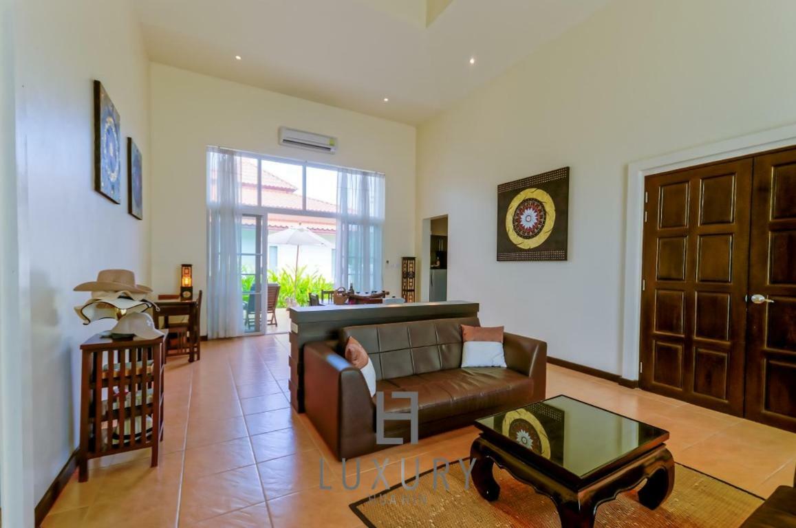Bali Style 2 Bedroom Villa With Pool - B99 ホアヒン郡 エクステリア 写真