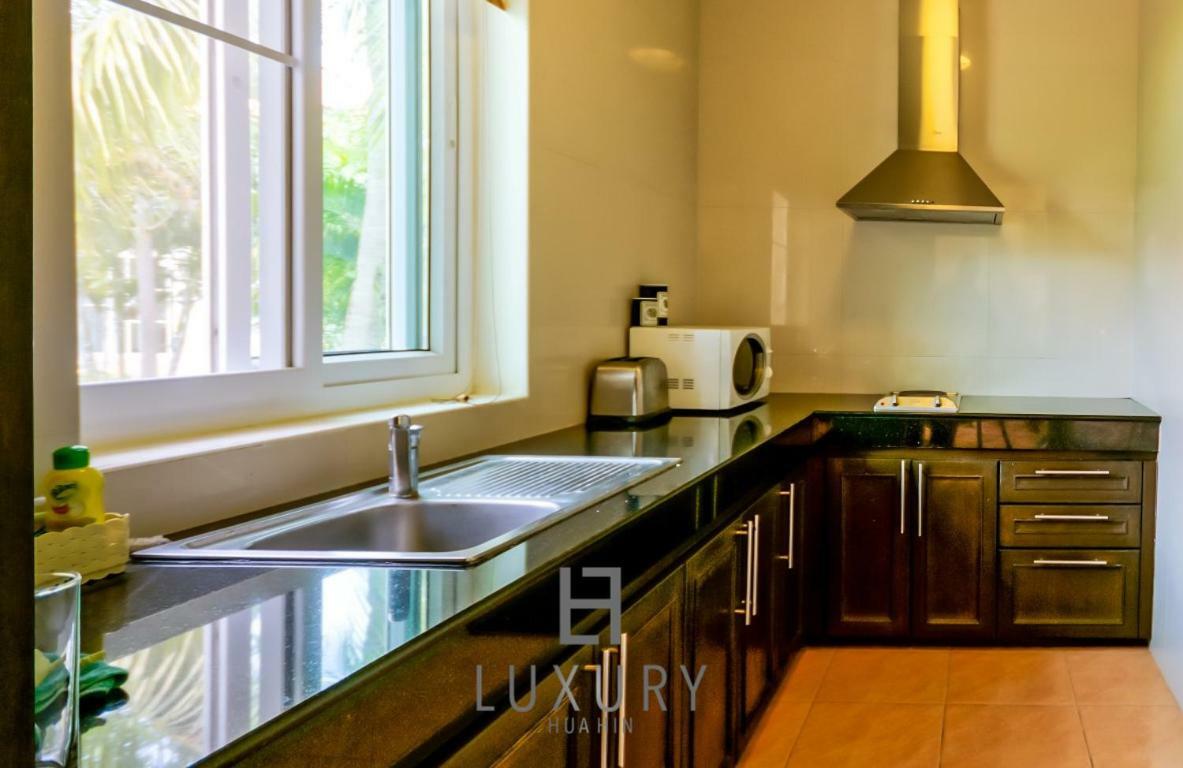 Bali Style 2 Bedroom Villa With Pool - B99 ホアヒン郡 エクステリア 写真