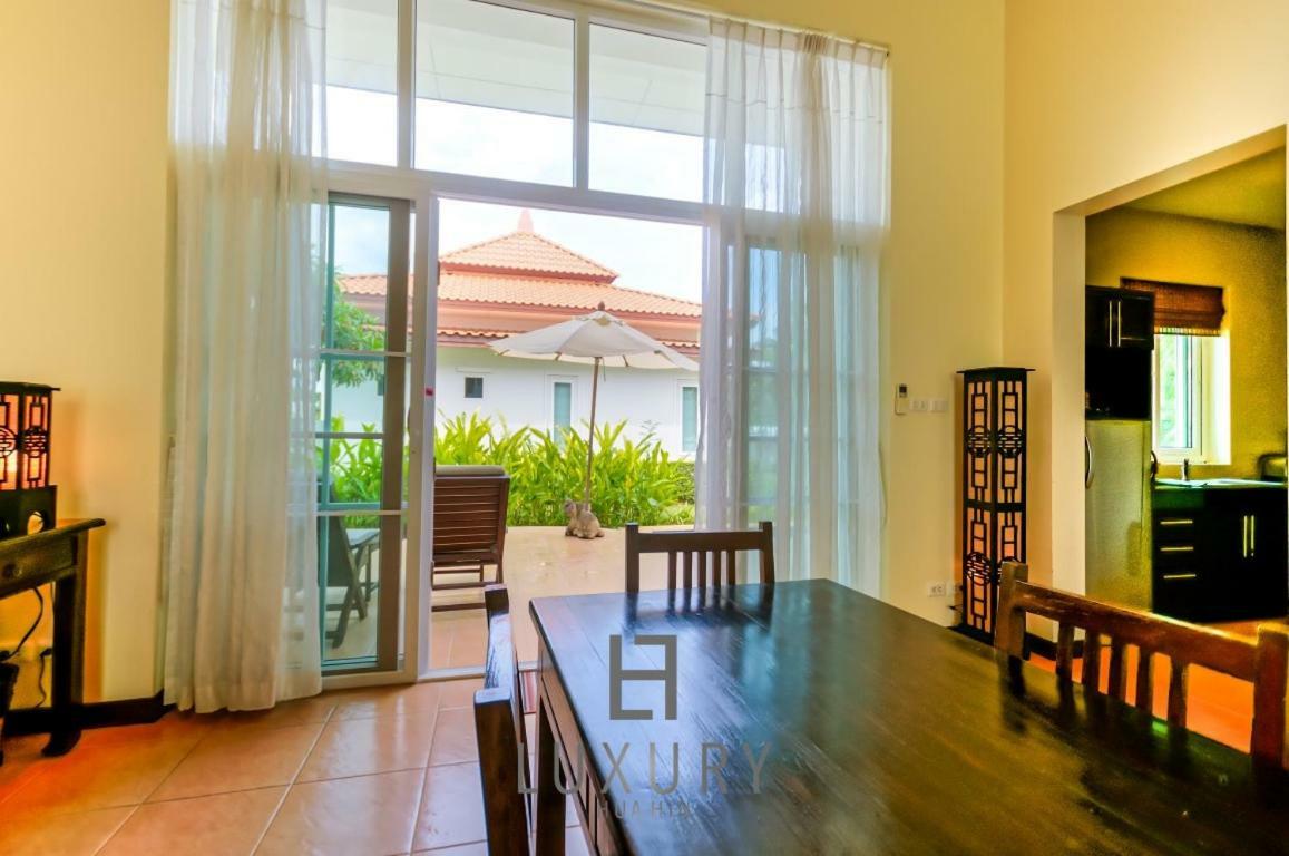 Bali Style 2 Bedroom Villa With Pool - B99 ホアヒン郡 エクステリア 写真