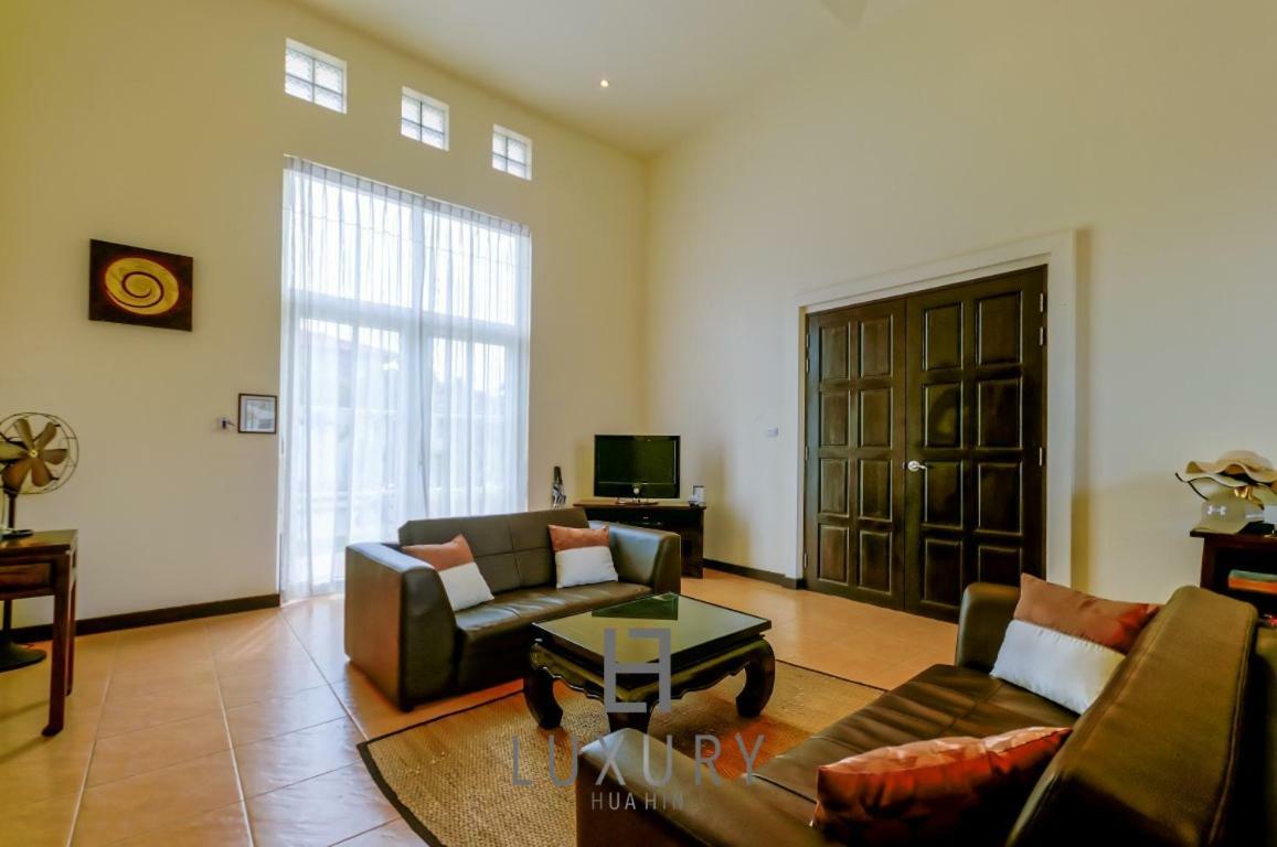 Bali Style 2 Bedroom Villa With Pool - B99 ホアヒン郡 エクステリア 写真